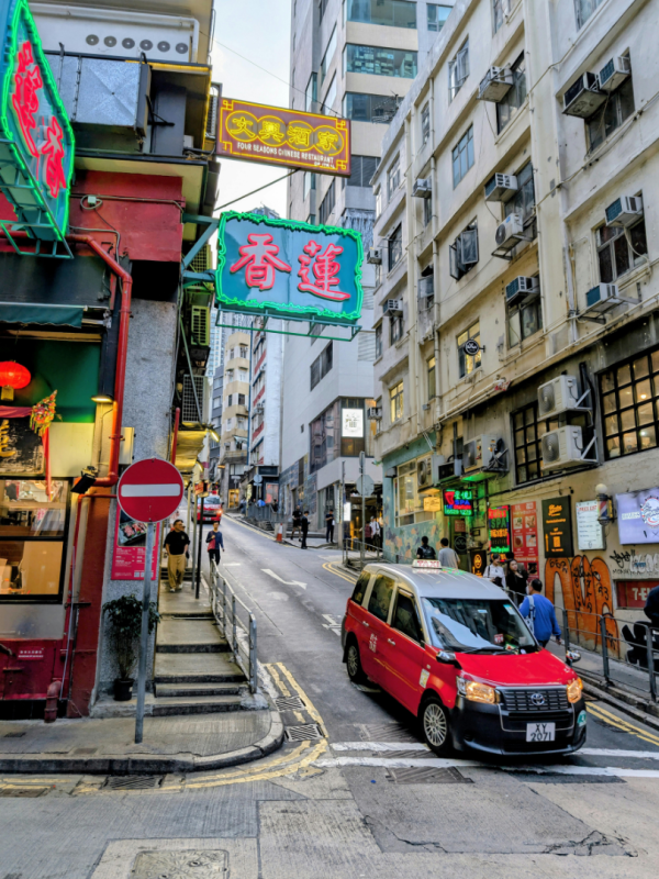 內地女列香港6大怪！嫌細聲講嘢惹眾怒 港人反擊揭真相：冷氣極凍為保命