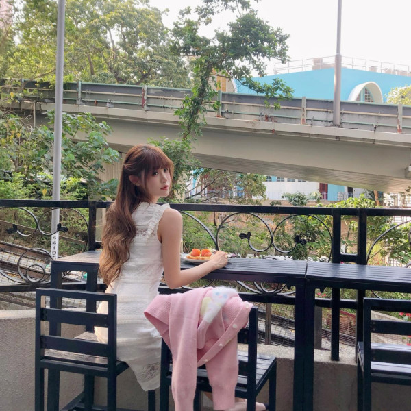 古佩玲最新近照竟然搵唔到鼻哥窿？容貌第N次進化嚇窒網民：我仲搵緊