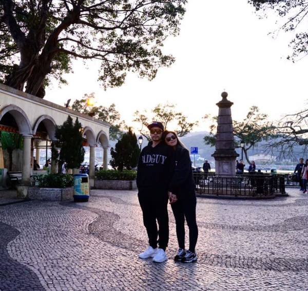 星二代男藝人IG晒老婆大肚相報喜 陀B近8個月臨盤在即：boy or girl？