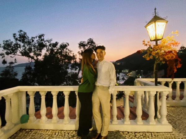 星二代男藝人IG晒老婆大肚相報喜 陀B近8個月臨盤在即：boy or girl？