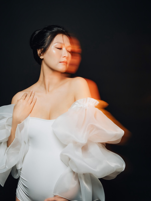 星二代男藝人IG晒老婆大肚相報喜 陀B近8個月臨盤在即：boy or girl？