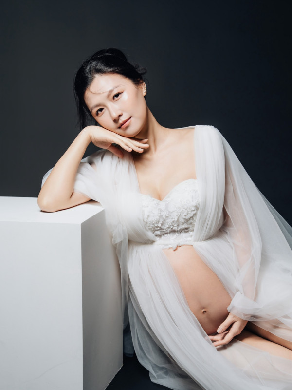 星二代男藝人IG晒老婆大肚相報喜 陀B近8個月臨盤在即：boy or girl？