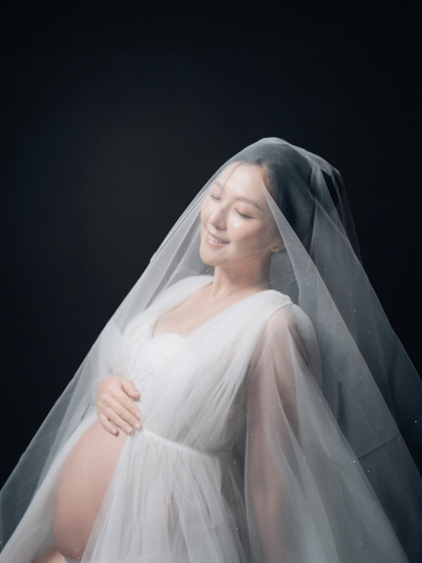 星二代男藝人IG晒老婆大肚相報喜 陀B近8個月臨盤在即：boy or girl？