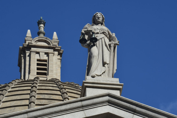 香港法官薪酬｜法官及司法人員薪級表曝光！月薪高達$41萬 享房屋/度假旅費/服飾津貼！