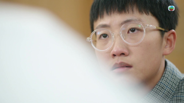 正義女神｜劉倬昕恐怖眼鏡造型其實有原因！監製下令「長期壓聲」反串演男生