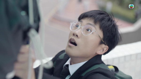 正義女神|劉倬昕恐怖眼鏡造型其實有原因!監製下令「長期壓聲」反串演男生