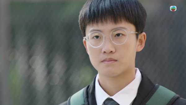 正義女神｜劉倬昕恐怖眼鏡造型其實有原因！監製下令「長期壓聲」反串演男生