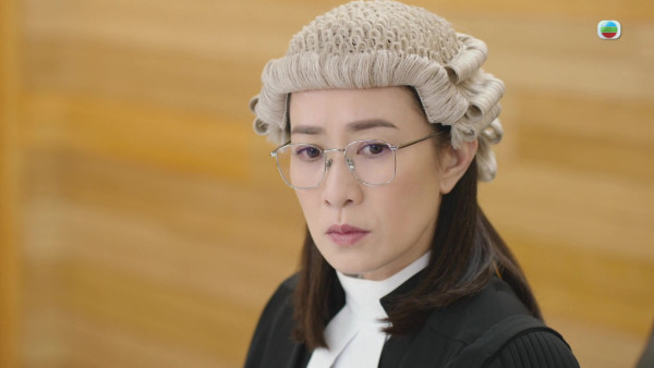 正義女神｜佘詩曼「眼鏡佘」造型試戴近百副眼鏡 一原因甘願犧牲靚樣獲讚神級專業