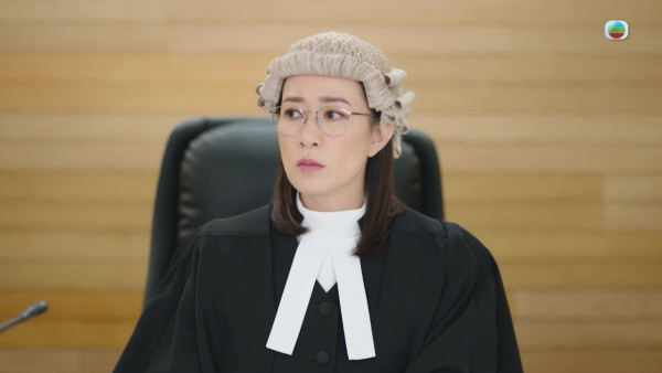 正義女神｜佘詩曼「眼鏡佘」造型試戴近百副眼鏡 一原因甘願犧牲靚樣獲讚神級專業