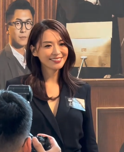 陳煒無濾鏡生圖瘋傳最真實狀態！自帶「女神光」震撼網民：根本唔似52歲