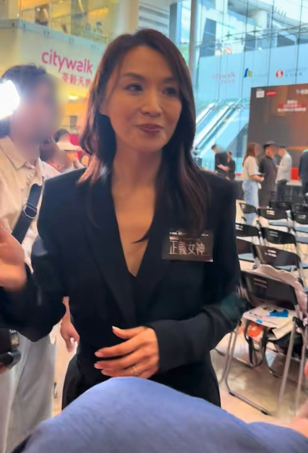 陳煒無濾鏡生圖瘋傳最真實狀態！自帶「女神光」震撼網民：根本唔似52歲