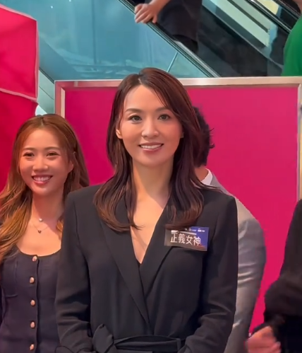 陳煒無濾鏡生圖瘋傳最真實狀態！自帶「女神光」震撼網民：根本唔似52歲