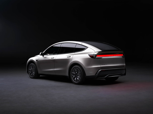 現場直擊｜Tesla新成員正式登港 Model Y L六座 SUV 亮相啟德 Model 3、Model Y 售價亦作調整【即睇售價詳情】