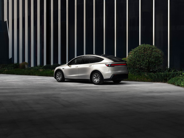 現場直擊｜Tesla新成員正式登港 Model Y L六座 SUV 亮相啟德 Model 3、Model Y 售價亦作調整【即睇售價詳情】