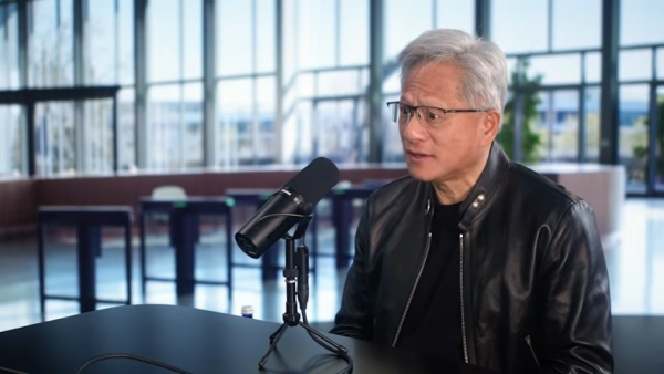 黃仁勳：「我建議每位老師都應該鼓勵學生學習和使用AI，每位大學生畢業後都應該成為人工智慧專家。」圖片來源：YT@Lex Fridman