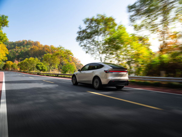 現場直擊｜Tesla新成員正式登港 Model Y L六座 SUV 亮相啟德 Model 3、Model Y 售價亦作調整【即睇售價詳情】