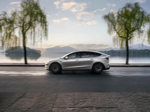 現場直擊｜Tesla新成員正式登港 Model Y L六座 SUV 亮相啟德 Model 3、Model Y 售價亦作調整【即睇售價詳情】