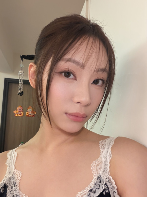 葉蒨文被質疑雙眼不自然惹動刀疑雲 激動反擊舌戰網民：唔使扮擔心