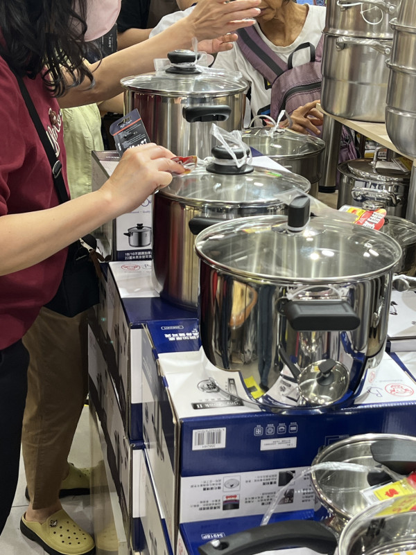 現場直擊 | 意美廚x牛頭牌開倉低至2折！逾800款人氣鍋具/廚具$12起 必搶限量$199氣炸鍋