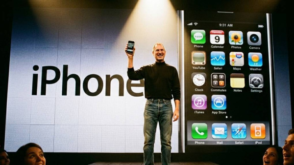 Apple 50 周年生日快樂！盤點 5 大改變世界「神級神機」：由初代 iPod 到 iPhone 4，你的第一部蘋果產品是哪部？【有片】