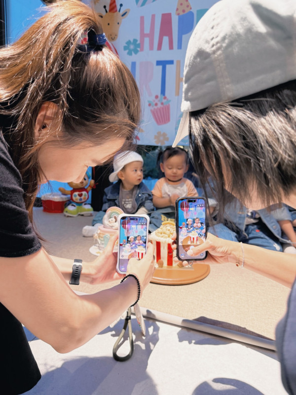 四位星二代BB合體慶祝生日！黃翠如洪永城連詩雅三大家庭聚會畫面難得