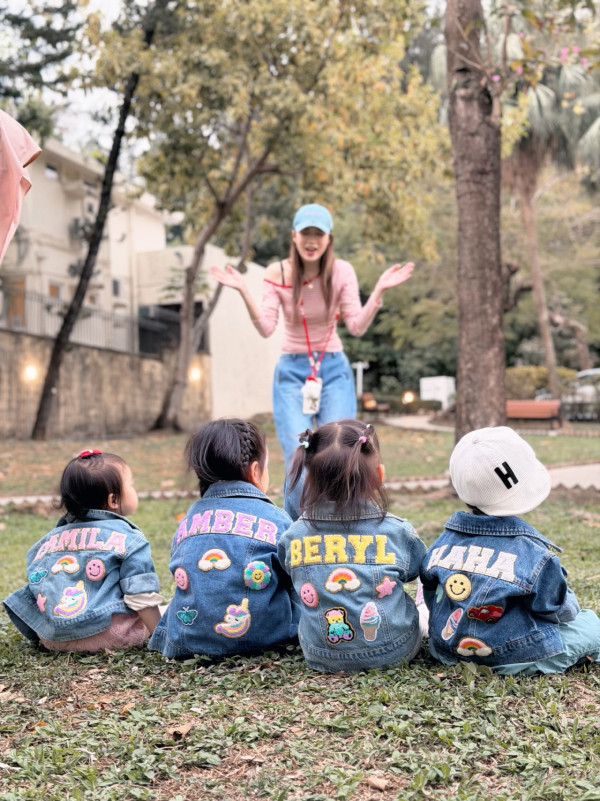 四位星二代BB合體慶祝生日！黃翠如洪永城連詩雅三大家庭聚會畫面難得