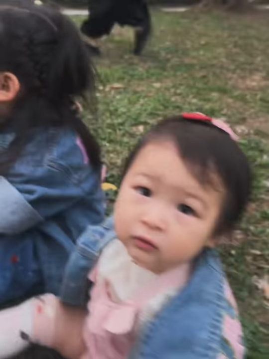 四位星二代BB合體慶祝生日！黃翠如洪永城連詩雅三大家庭聚會畫面難得