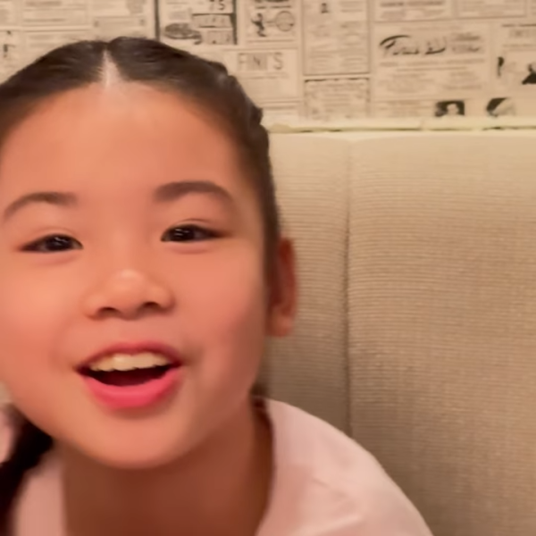 陳茵媺12歲大仔近照曝光愈大愈靚仔！青春期顏值飆升身高直逼爸爸陳豪