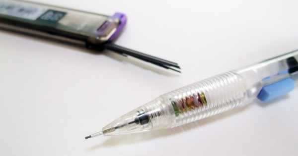 鉛芯筆定撳芯筆？網民揭香港地區隱藏方言 大西北街坊：由細到大都咁叫