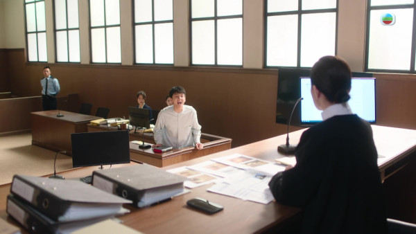 正義女神｜施焯日「漸進式壓抑」演活悲情弟弟 超班演技拍枱怒吼阿佘超有戲