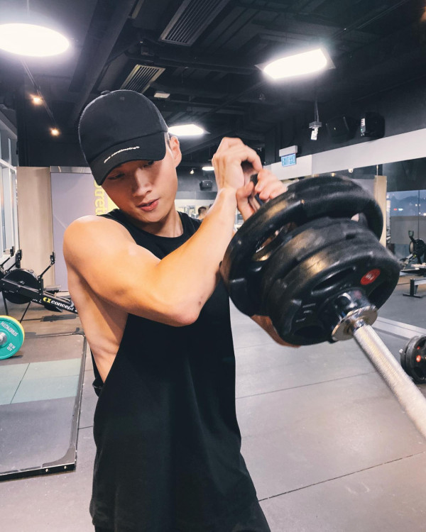 正義女神｜周嘉洛戲路轉型演法官帥出新高度！搣甩「金城安」影子內地爆紅