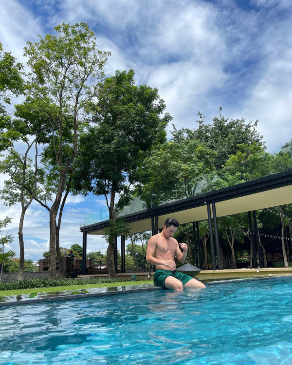 正義女神｜周嘉洛戲路轉型演法官帥出新高度！搣甩「金城安」影子內地爆紅