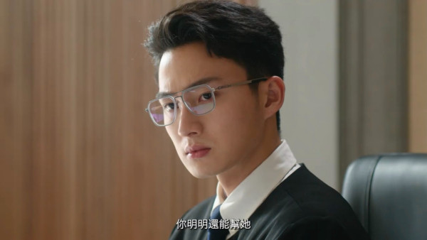 正義女神｜周嘉洛戲路轉型演法官帥出新高度！搣甩「金城安」影子內地爆紅