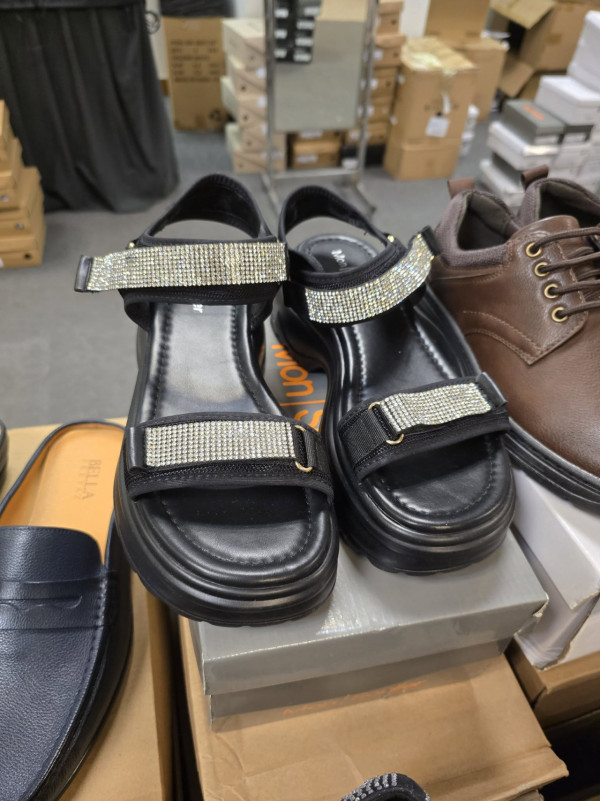 尖沙咀海港城名牌開倉低至1折！$99起入手男女裝/休閒鞋/背囊 Marc Jacobs／The North Face／DOUGHNUT