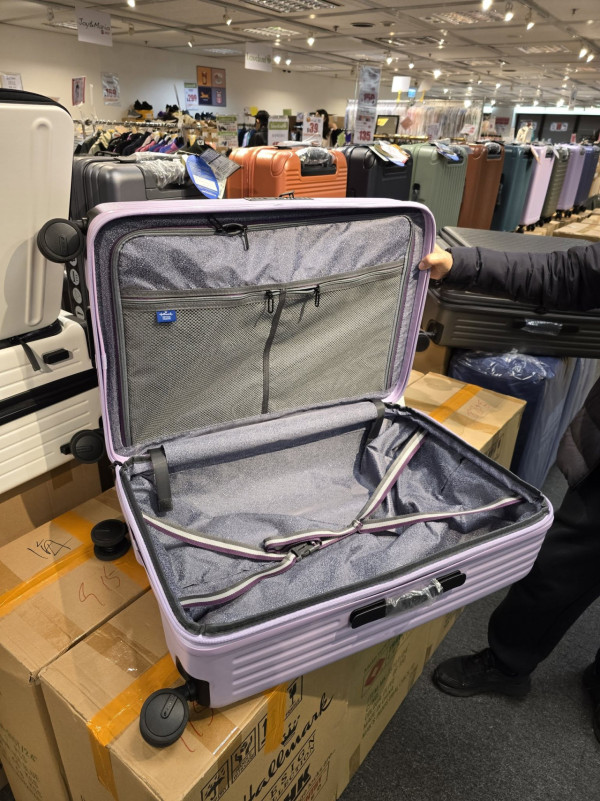 尖沙咀海港城名牌開倉低至1折！$99起入手男女裝/休閒鞋/背囊 Marc Jacobs／The North Face／DOUGHNUT