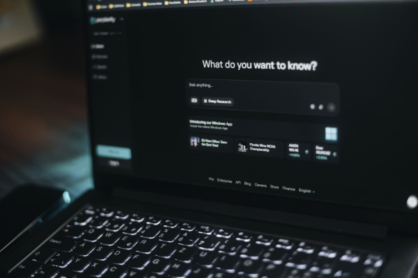 AI速成班｜第 3 個月：RAG檢索增強生成技術（圖片來源：unsplash）