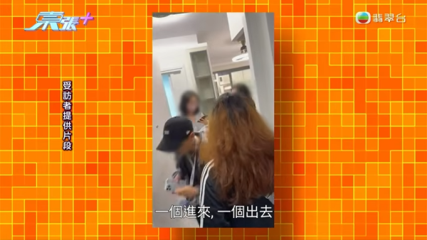 住戶直擊客源不絕，短短兩分鐘內已有四名提著大包小包行李的小姐進入單位。圖片來源：東張西望