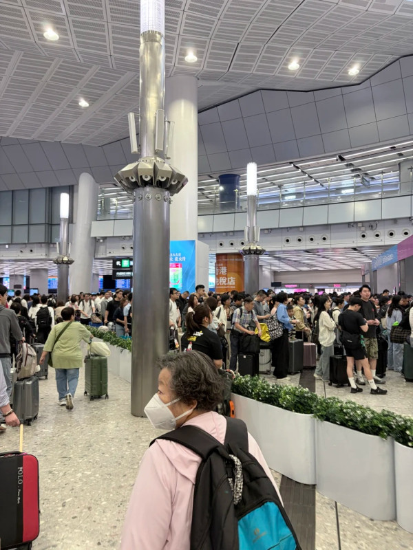 復活節北上注意！西九高鐵站人潮塞爆如春運 苦主崩潰：提早都差啲趕唔切