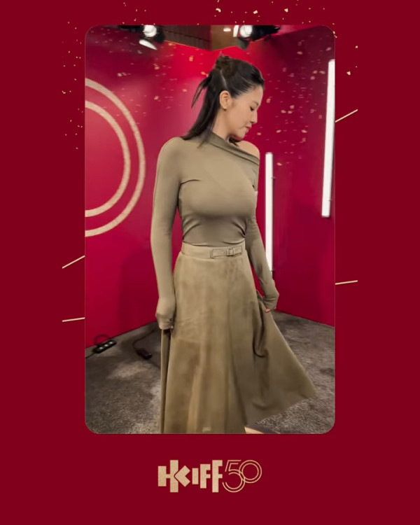 楊偲泳導彈級上圍重見天日震撼全場！超貼身裙360度睇勻S級曲線魔鬼身材