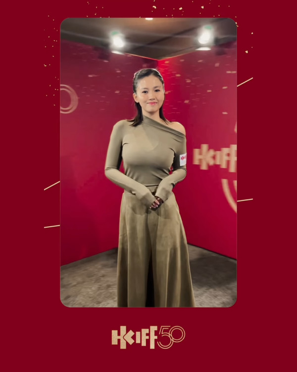 楊偲泳導彈級上圍重見天日震撼全場！超貼身裙360度睇勻S級曲線魔鬼身材