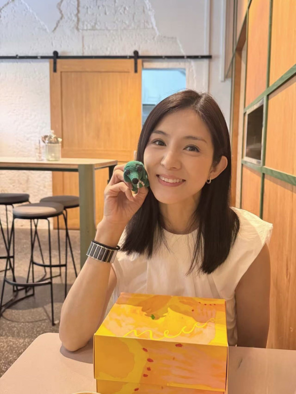 楊采妮激罕返港露面曝真實素顏 51歲狀態震撼網民：老咗但氣質真係無敵