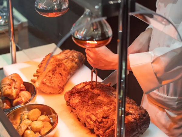 4月酒店自助餐優惠︰香港文華東方酒店快船廊自助餐（圖片來源︰KKday）