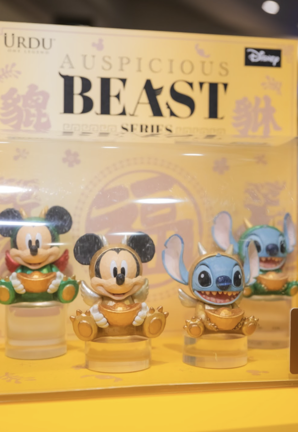 銅鑼灣時代廣場迪士尼期間限定店！史迪仔唐老鴨化身西部牛仔！逾50款全新精品+盲盒+限定相框自拍亭