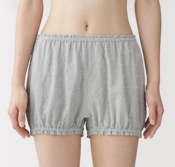 MUJI無印良品「阿婆內褲」爆紅賣斷貨！2款女性內褲掀搶購熱！氣球澎澎短褲vs雙層四角褲大比拼