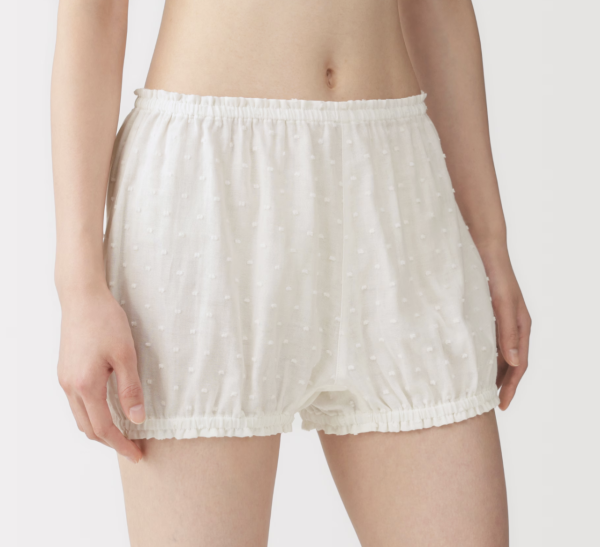 MUJI無印良品「阿婆內褲」爆紅賣斷貨！2款女性內褲掀搶購熱！氣球澎澎短褲vs雙層四角褲大比拼