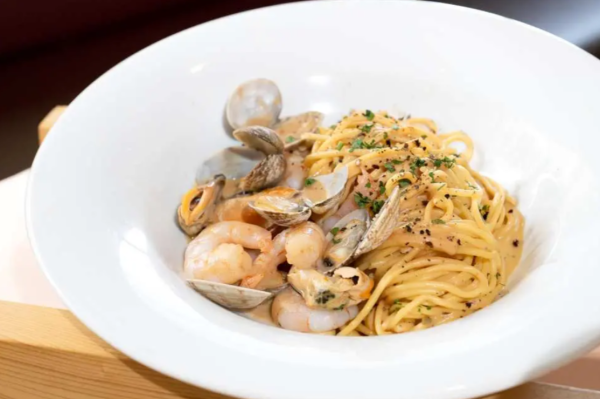 4月酒店自助餐優惠︰香港萬怡酒店(西環)MoMo Café自助餐（圖片來源︰KKday）