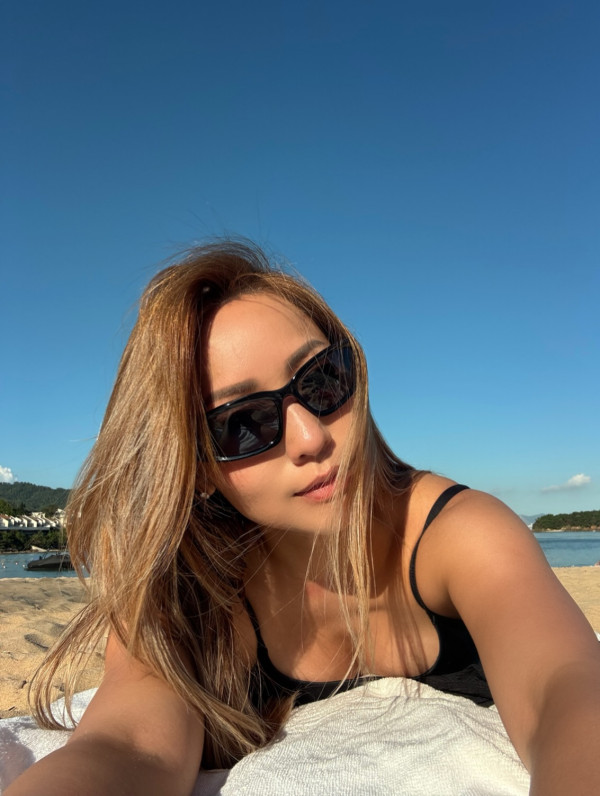 鄭融沉寂4年復出久違推出新歌！當年一首《紅綠燈》曾經紅遍全港