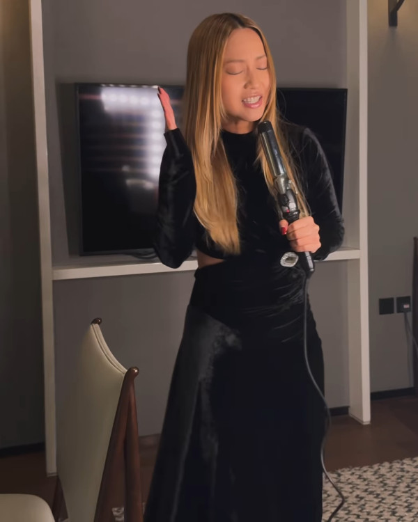 鄭融沉寂4年復出久違推出新歌！當年一首《紅綠燈》曾經紅遍全港