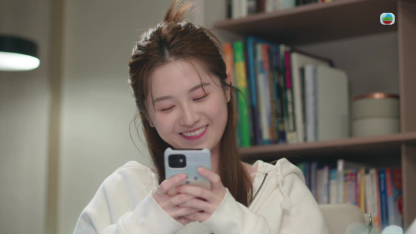 正義女神|補習老師Lydia倪嘉雯演成高成彬獵物?低胸俯身戲一改清純氣質