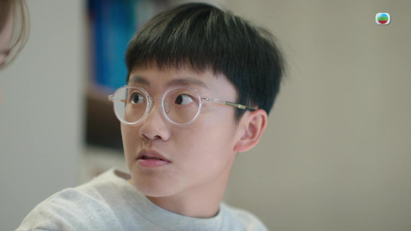 正義女神｜補習老師Lydia倪嘉雯演成高成彬獵物？低胸俯身戲一改清純氣質